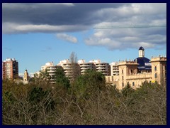 Museo de Bellas Artes de Valencia and modern highrises